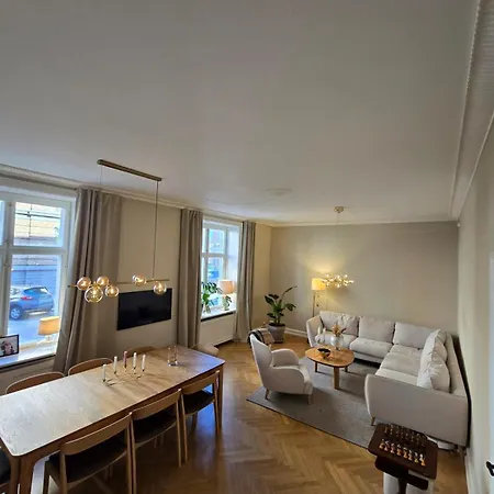 Luxurious In Embassy District Osterbro Appartement