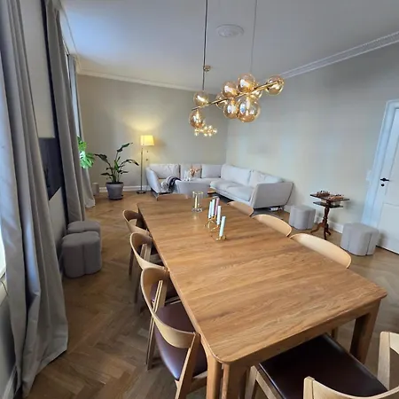 Luxurious In Embassy District Osterbro 아파트 *